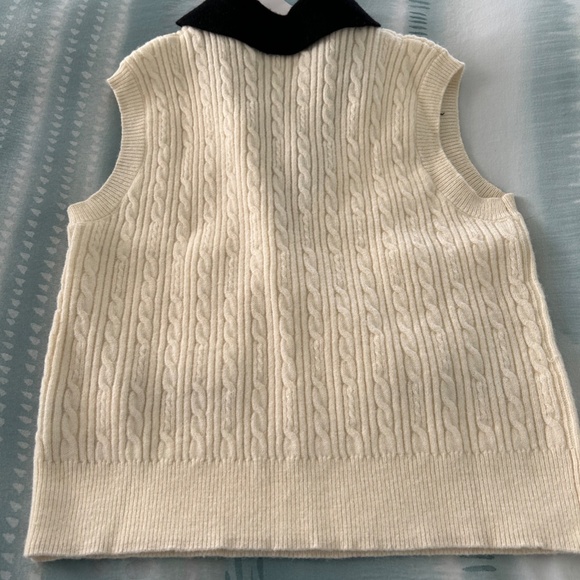 NWT Knit Vest - Picture 3 of 4
